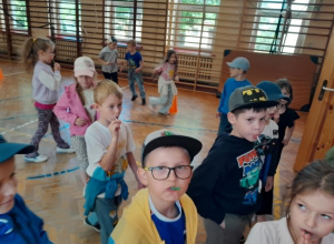 Sówki pomarańczowe w szkole i w bibliotece
