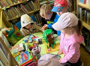 Jeżyki w bibliotece