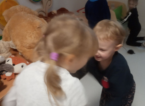 Bal piżamowy pluszowego misia