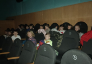 W sali kinowej