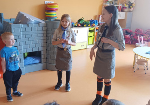 Marcelina i Karolina w odwiedzinach u przedszkolaków