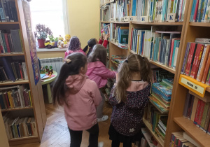 W bibliotece