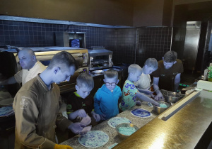 Alhambra i smaczna pizza własnoręcznie zrobiona