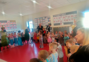 Zabawy z postaciami z bajek